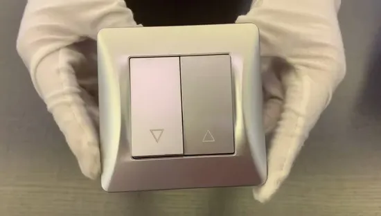 Tenda elettrica montata a parete con interruttore di ripristino